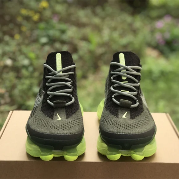 Nike Air Max Scorpion Flyknit - Picture 2 of 9